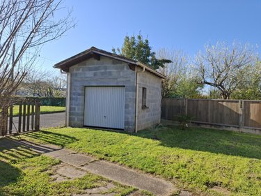 Maison a vendre Saintes 17100 Charente-Maritime 75 m2 4 pièces 199348 euros