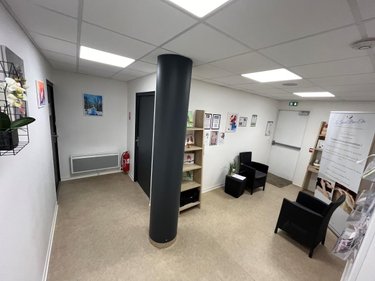 Location fonds et murs commerciaux Reims 51100 Marne 32 m2  630 euros