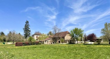 Maison a vendre Saint-Maurice-en-Quercy 46120 Lot 489 m2 14 pièces 843000 euros