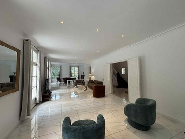 Location maison Vern-sur-Seiche 35770 Ille-et-Vilaine 243 m2 8 pièces 3300 euros