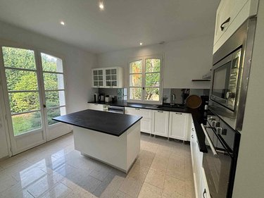 Location maison Vern-sur-Seiche 35770 Ille-et-Vilaine 243 m2 8 pièces 3300 euros