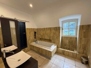 Location maison Vern-sur-Seiche 35770 Ille-et-Vilaine 243 m2 8 pièces 3100 euros