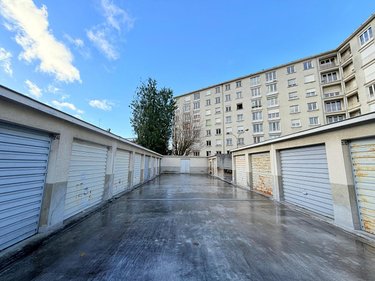 Garage et parking a vendre Rennes 35000 Ille-et-Vilaine  28600 euros