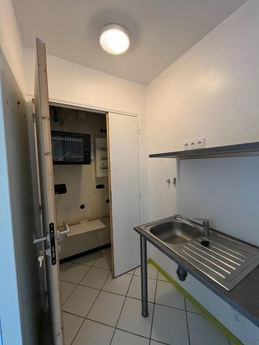 Location divers Montfort-sur-Meu 35160 Ille-et-Vilaine 160 m2  1000 euros