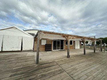 Fonds et murs commerciaux a vendre Val d'Erdre-Auxence 49370 Maine-et-Loire 430 m2  314400 euros