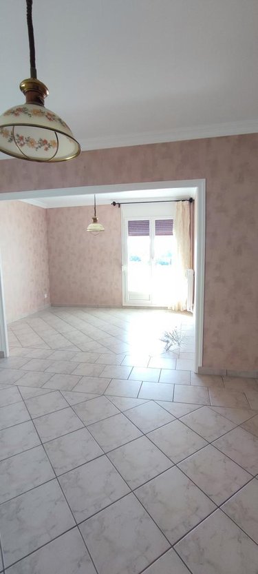 Location appartement Châlons-en-Champagne 51000 Marne 70 m2  719 euros