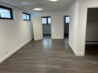 Location fonds et murs commerciaux Cambrai 59400 Nord 54 m2  783 euros