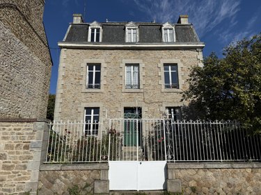Maison a vendre Guingamp 22200 Côtes-d'Armor 243 m2 10 pièces 199424 euros