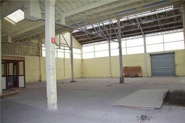 Location fonds et murs commerciaux Cambrai 59400 Nord 748 m2  1750 euros