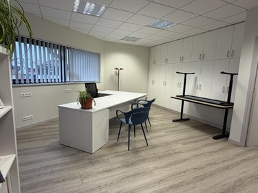 Location fonds et murs commerciaux Saint-Martin-des-Champs 29600 Finistère 105 m2  1571 euros