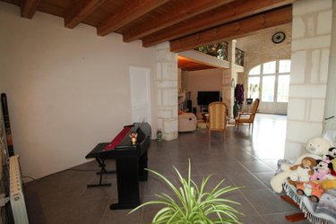 Maison a vendre Saintes 17100 Charente-Maritime 405 m2 11 pièces 592800 euros