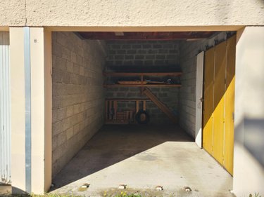 Garage et parking a vendre Pierrelatte 26700 Drôme 15 m2  18000 euros