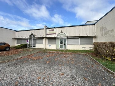 Fonds et murs commerciaux a vendre Segré-en-Anjou Bleu 49500 Maine-et-Loire 196 m2  230560 euros