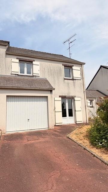 Location maison Château-Gontier-sur-Mayenne 53200 Mayenne 101 m2 6 pièces 830 euros
