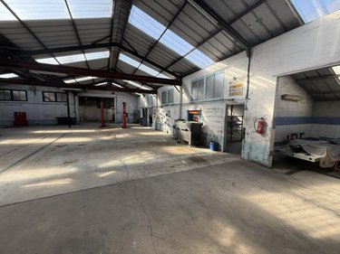 Garage et parking a vendre Doullens 80600 Somme 770 m2  239200 euros