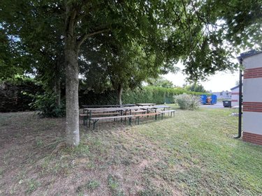 Fonds et murs commerciaux a vendre Laon 02000 Aisne 860 m2  1050000 euros