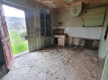 Maison a vendre Sault-Brénaz 01150 Ain 95 m2 6 pièces 130000 euros