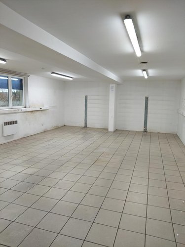 Fonds et murs commerciaux a vendre Montbizot 72380 Sarthe 338 m2  187920 euros