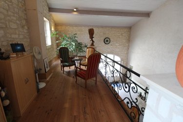 Maison a vendre Saintes 17100 Charente-Maritime 405 m2 11 pièces 561600 euros