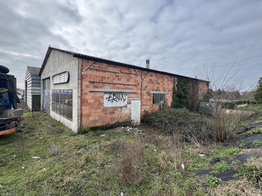 Fonds et murs commerciaux a vendre Baugé-en-Anjou 49150 Maine-et-Loire 500 m2  292600 euros