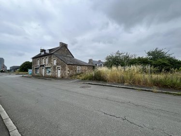 Immeuble a vendre Yffiniac 22120 Côtes-d'Armor 280 m2  143100 euros