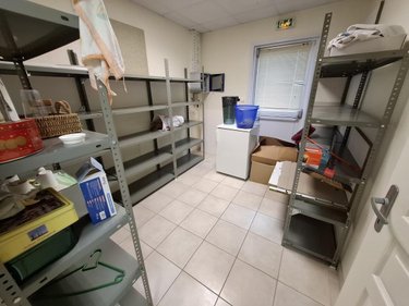 Fonds et murs commerciaux a vendre Saintes 17100 Charente-Maritime 249 m2  355000 euros