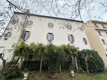 Immeuble a vendre Cahors 46000 Lot 471 m2  334000 euros