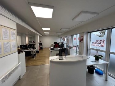 Location fonds et murs commerciaux Bruay-la-Buissière 62700 Pas-de-Calais 100 m2  1500 euros
