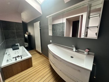Appartement a vendre Saint-Flour 15100 Cantal 150 m2  190800 euros