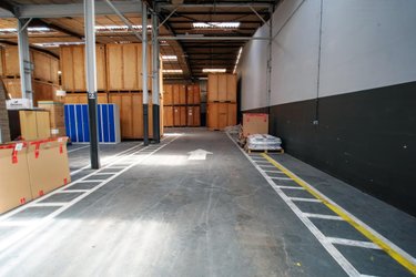 Fonds et murs commerciaux a vendre Auxerre 89000 Yonne 865 m2  499000 euros