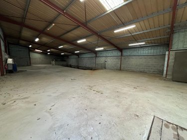 Fonds et murs commerciaux a vendre Saint-Sulpice-les-Feuilles 87160 Haute-Vienne 400 m2  227200 euros