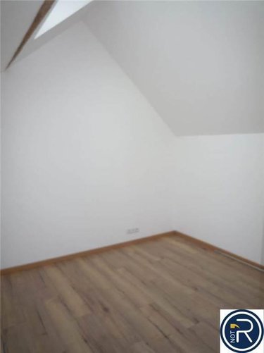 Location appartement Montsûrs 53150 Mayenne 94 m2  550 euros