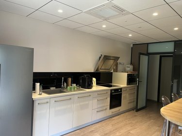 Fonds et murs commerciaux a vendre Dole 39100 Jura 280 m2  800000 euros