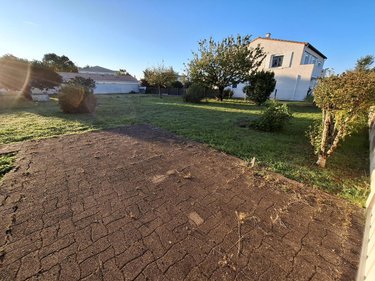 Terrain a batir a vendre Saujon 17600 Charente-Maritime 739 m2  115412 euros