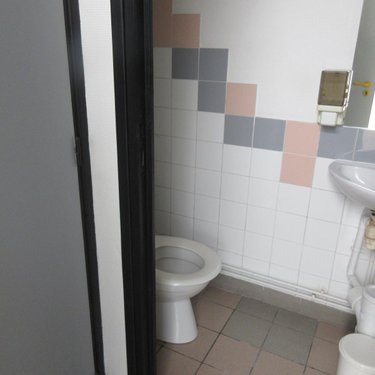 Fonds et murs commerciaux a vendre Hénin-Beaumont 62110 Pas-de-Calais 265 m2  199632 euros