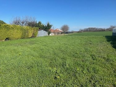 Terrain a batir a vendre Les Martres-d'Artière 63430 Puy-de-Dôme 638 m2  108000 euros