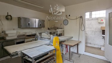 Fonds et murs commerciaux a vendre Saint-Pol-de-Léon 29250 Finistère 286 m2  261500 euros