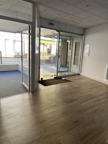 Location fonds et murs commerciaux Hénin-Beaumont 62110 Pas-de-Calais 93 m2  900 euros