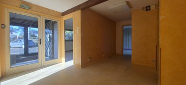Fonds et murs commerciaux a vendre Questembert 56230 Morbihan 100 m2  180200 euros