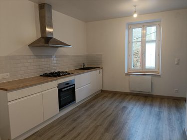 Location maison Plémet 22210 Côtes-d'Armor 75 m2  750 euros