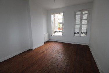 Immeuble a vendre Saintes 17100 Charente-Maritime 85 m2  236070 euros