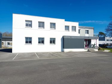 Fonds et murs commerciaux a vendre Plougoumelen 56400 Morbihan 471 m2  749232 euros