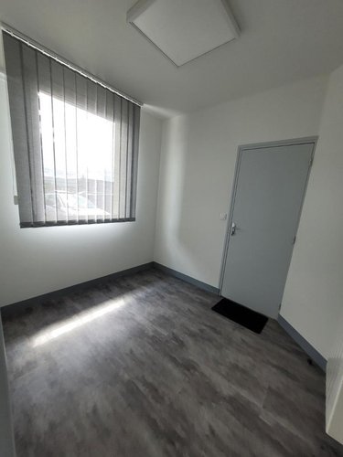 Location fonds et murs commerciaux Igoville 27460 Eure 29 m2  600 euros