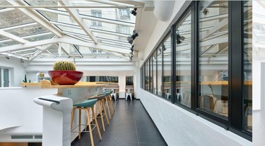 Immeuble a vendre Paris 17e arrondissement 75017 Paris 1096 m2  7900000 euros