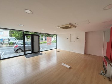 Location fonds et murs commerciaux Laval 53000 Mayenne 70 m2  1200 euros