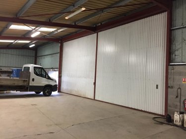 Fonds et murs commerciaux a vendre Saint-Sulpice-les-Feuilles 87160 Haute-Vienne 400 m2  227200 euros