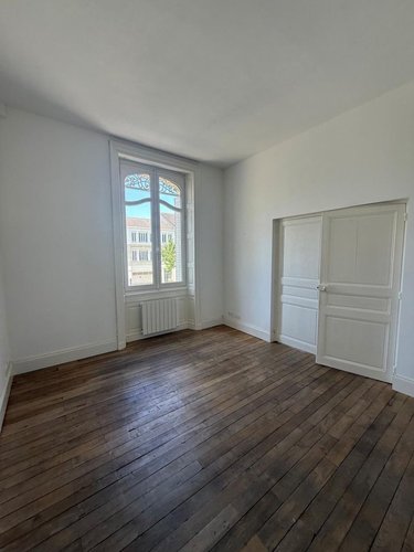 Fonds et murs commerciaux a vendre Angers 49000 Maine-et-Loire 373 m2  1467200 euros