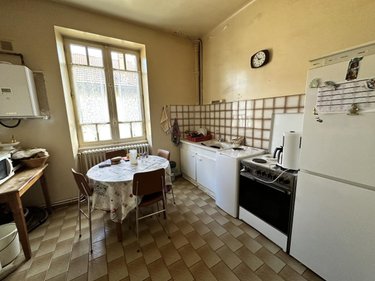 Immeuble a vendre Saint-Flour 15100 Cantal 373 m2  190800 euros