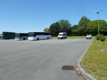 Location fonds et murs commerciaux Féchain 59247 Nord 1900 m2  4000 euros