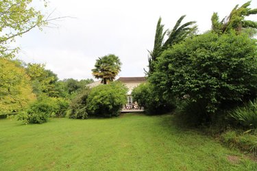 Maison a vendre Saintes 17100 Charente-Maritime 405 m2 11 pièces 592800 euros